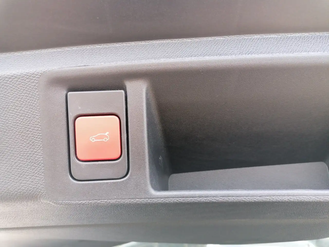 Peugeot 308 1.2 PureTech 130 SW GT ACC AHK KeyLess LED — معرض صور السيارة 12