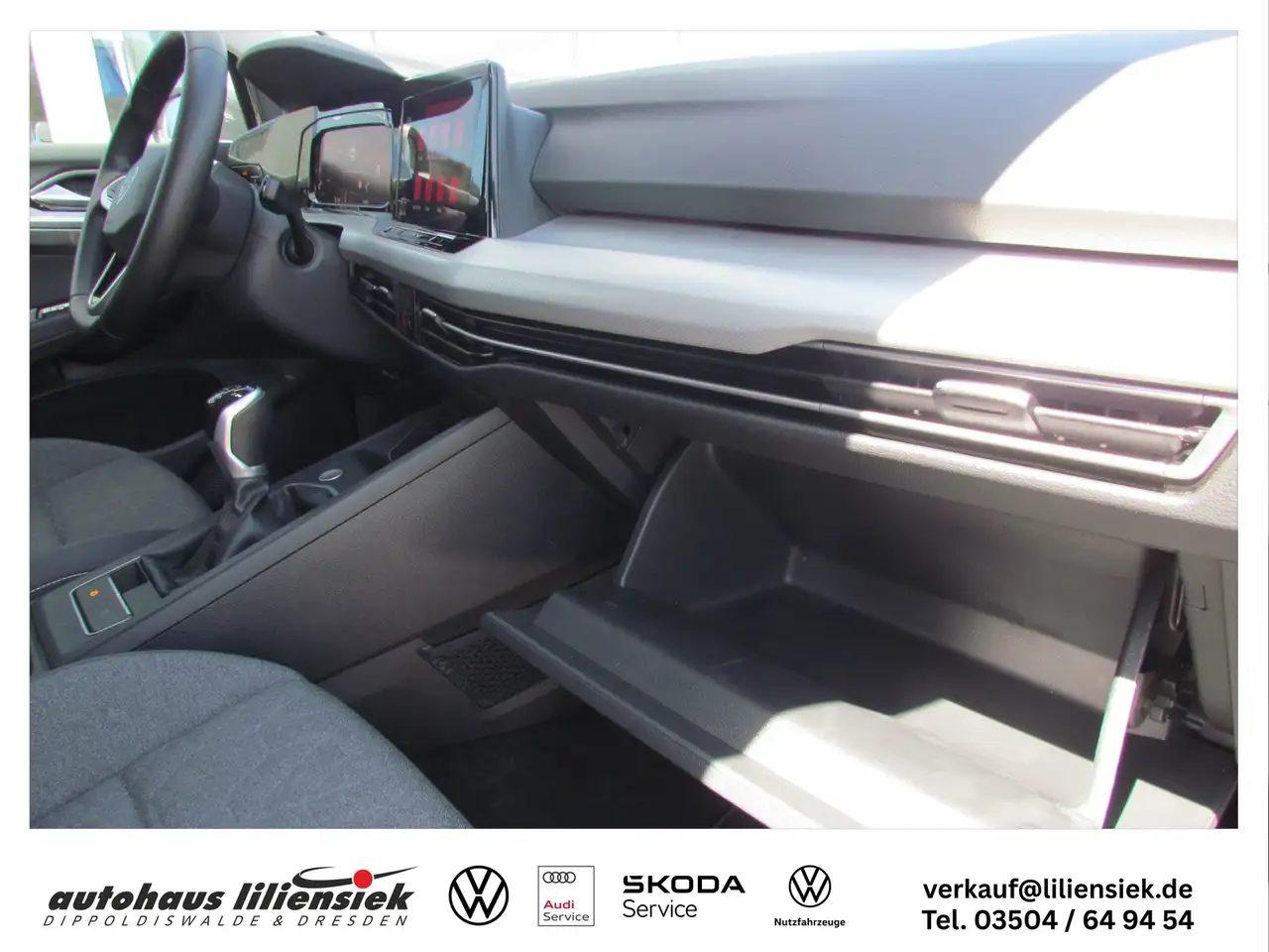 Volkswagen Golf 8 1.5 TSI Move LED/AHK/DAB — معرض صور السيارة 26