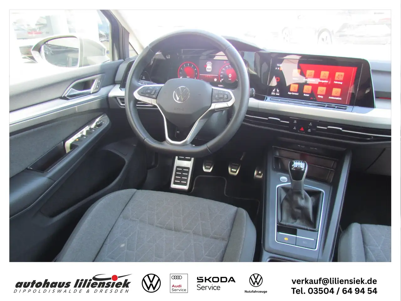 Volkswagen Golf 8 1.5 TSI Move LED/AHK/DAB — معرض صور السيارة 15