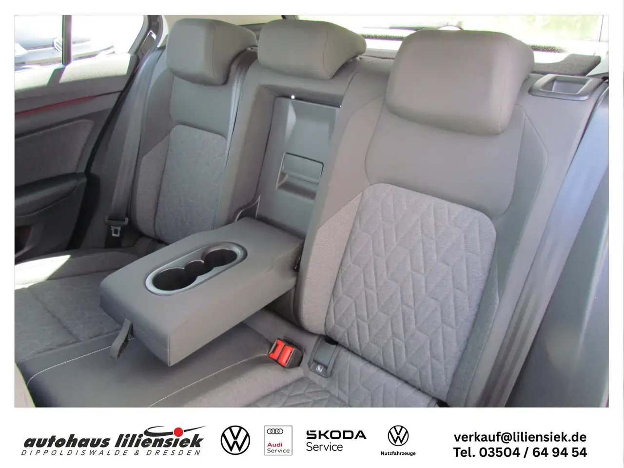 Volkswagen Golf 8 1.5 TSI Move LED/AHK/DAB — معرض صور السيارة 28