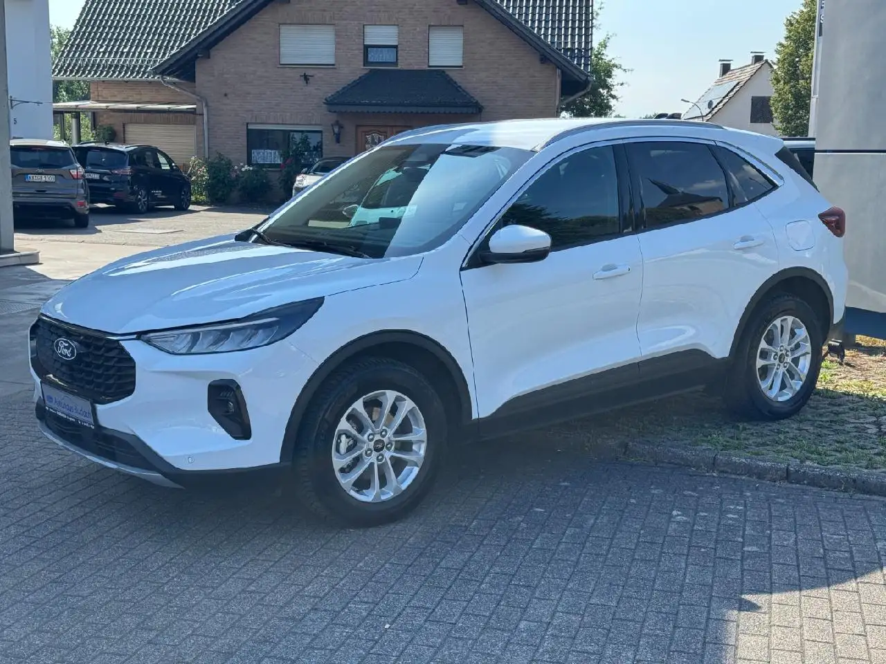 Ford Kuga Titanium FHEV 180PS AHK|Navi|4Season — Galerie du véhicule 3