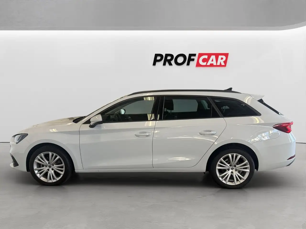 SEAT Leon 1.5 eTSI Sportstourer Style PDC-LHZG-SHZ- — Vehicle gallery 2