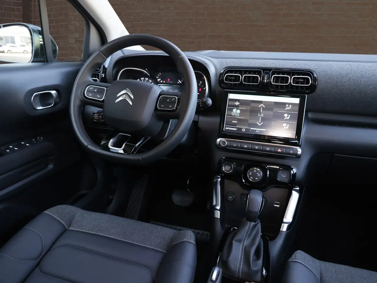 Citroen C3 Aircross 1,2 Ltr - PureTech / MAX / 131 PS / Kam. / Navi — معرض صور السيارة 12