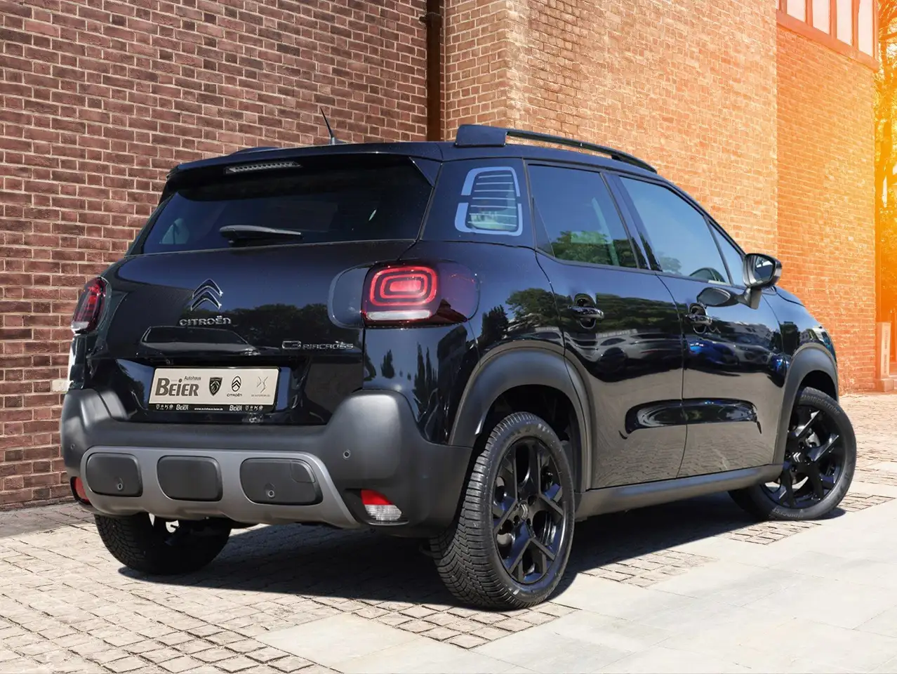 Citroen C3 Aircross 1,2 Ltr - PureTech / MAX / 131 PS / Kam. / Navi — معرض صور السيارة 4