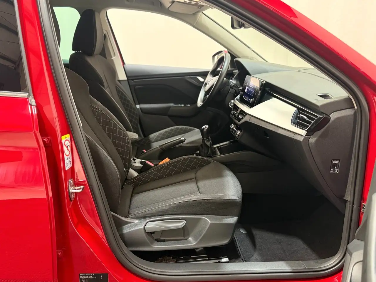 Skoda Kamiq Ambition 1.0TSI / Android-Apple CarPlay — Vehicle gallery 11