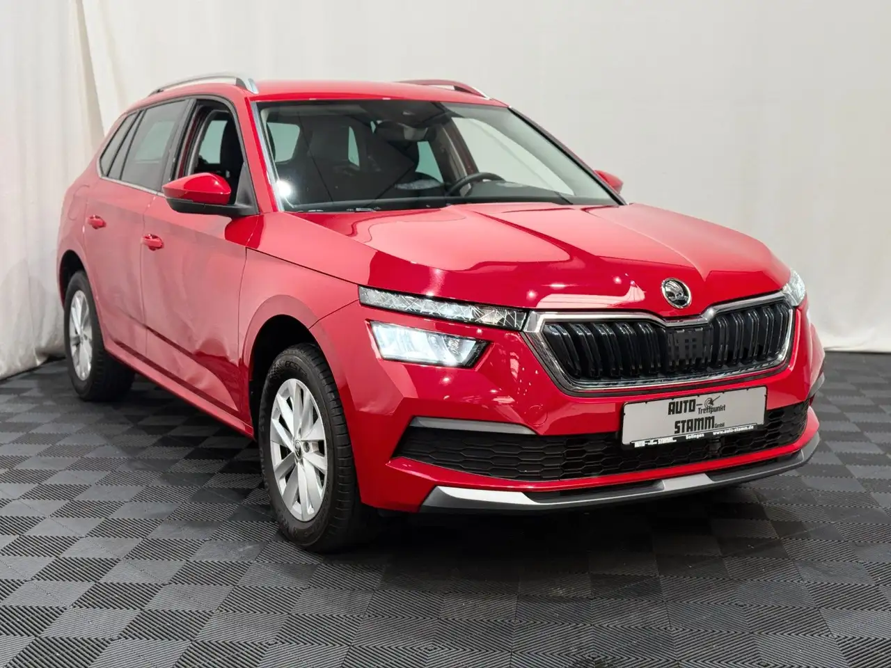 Skoda Kamiq Ambition 1.0TSI / Android-Apple CarPlay — Vehicle gallery 4