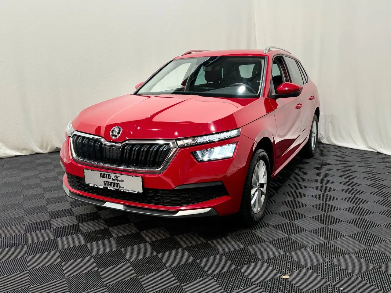 Skoda Kamiq Ambition 1.0TSI / Android-Apple CarPlay — Vehicle gallery 2