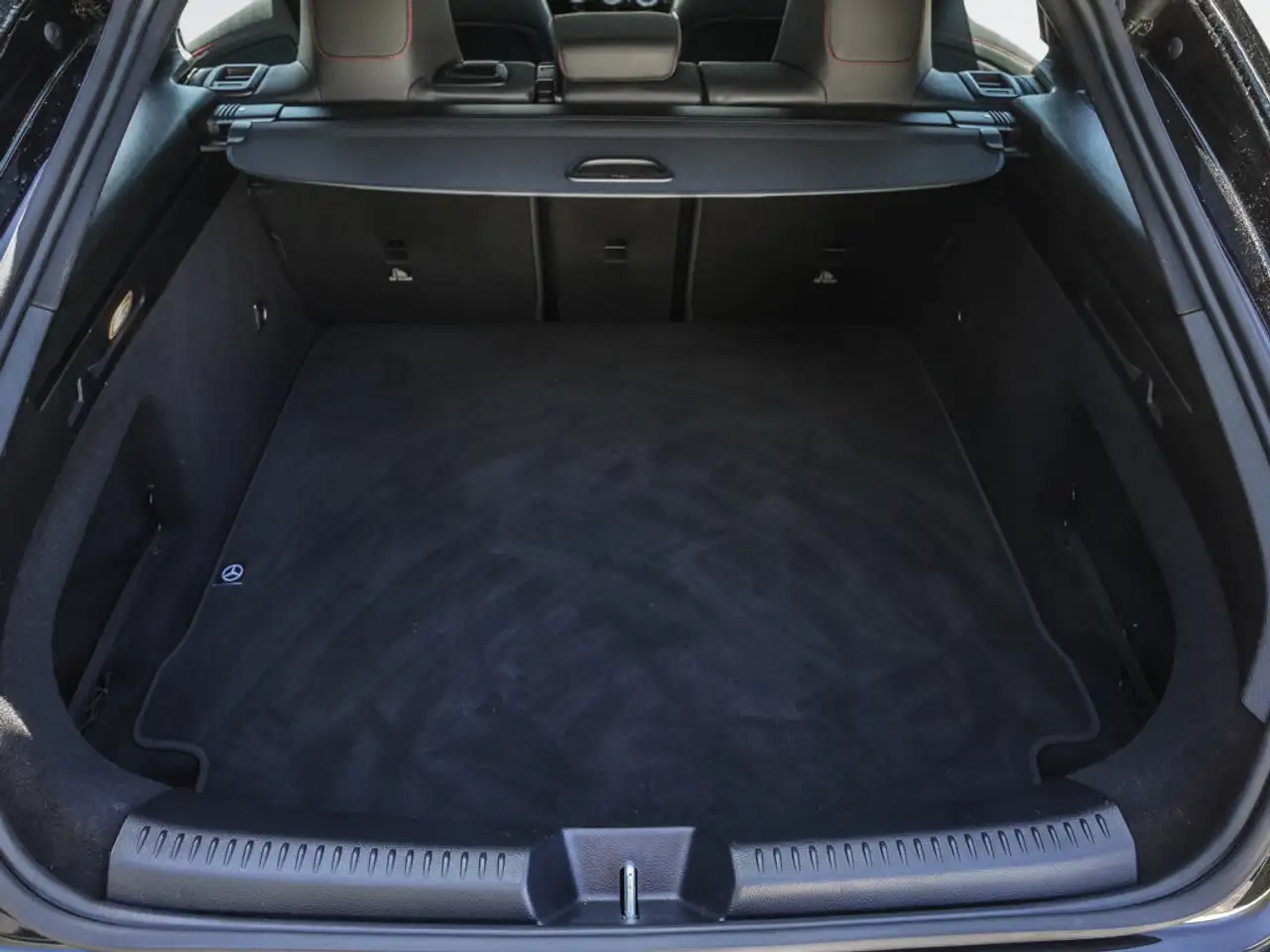 Mercedes-Benz CLA 200 CLA 200 SB AMG-LINE ADVANCED PLUS PANORAMA LED — معرض صور السيارة 4