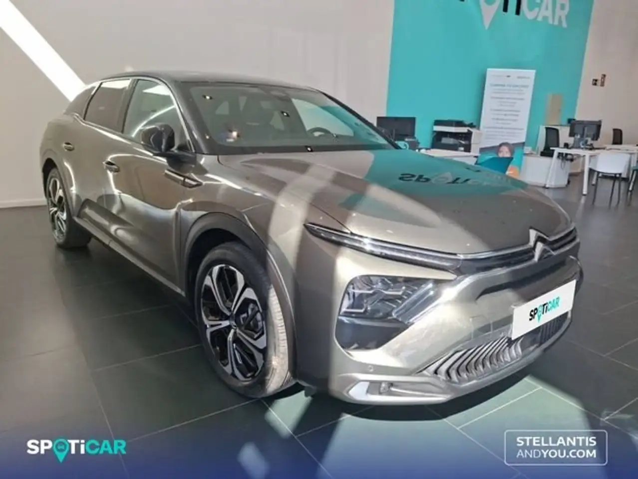 Citroen C5 X Hybrid Shine EAT8 225 — Vehicle gallery 3