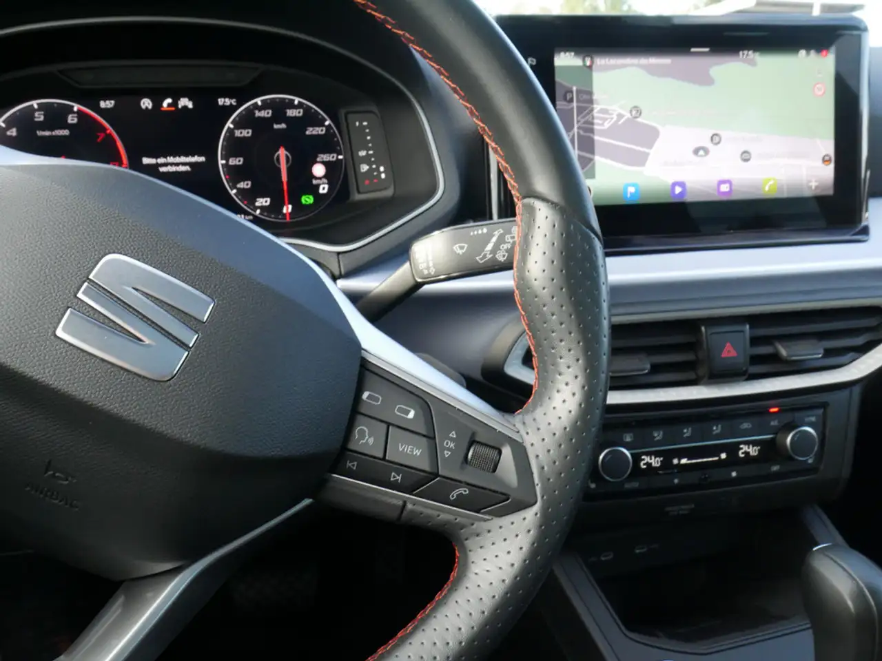 SEAT Ibiza 1.5 TSI FR Pro Black Edition LED PANO — Vehicle gallery 16