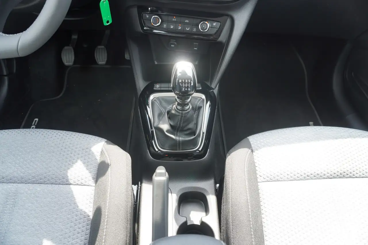 Opel Corsa F 1.2 Edition LED IntelliLink Sitzheizung — Vehicle gallery 20