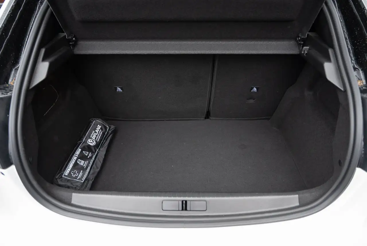 Peugeot 208 GT PureTech 100 EAT8 *MIRRORSCREEN*180°KAMERA*SHZ* — Galerie du véhicule 16