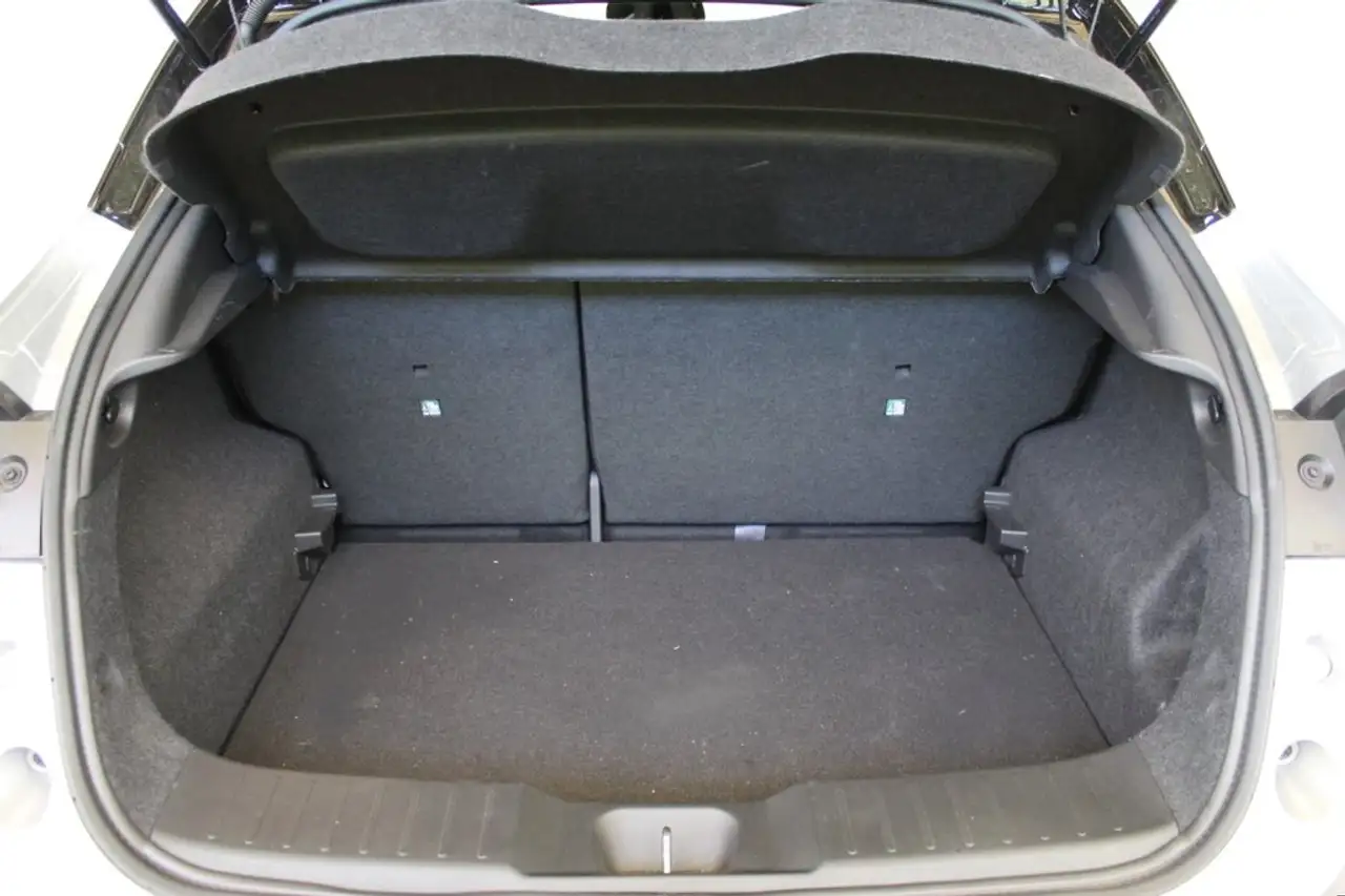 Nissan Juke 1.6 Hybrid Tekna Auto — معرض صور السيارة 8