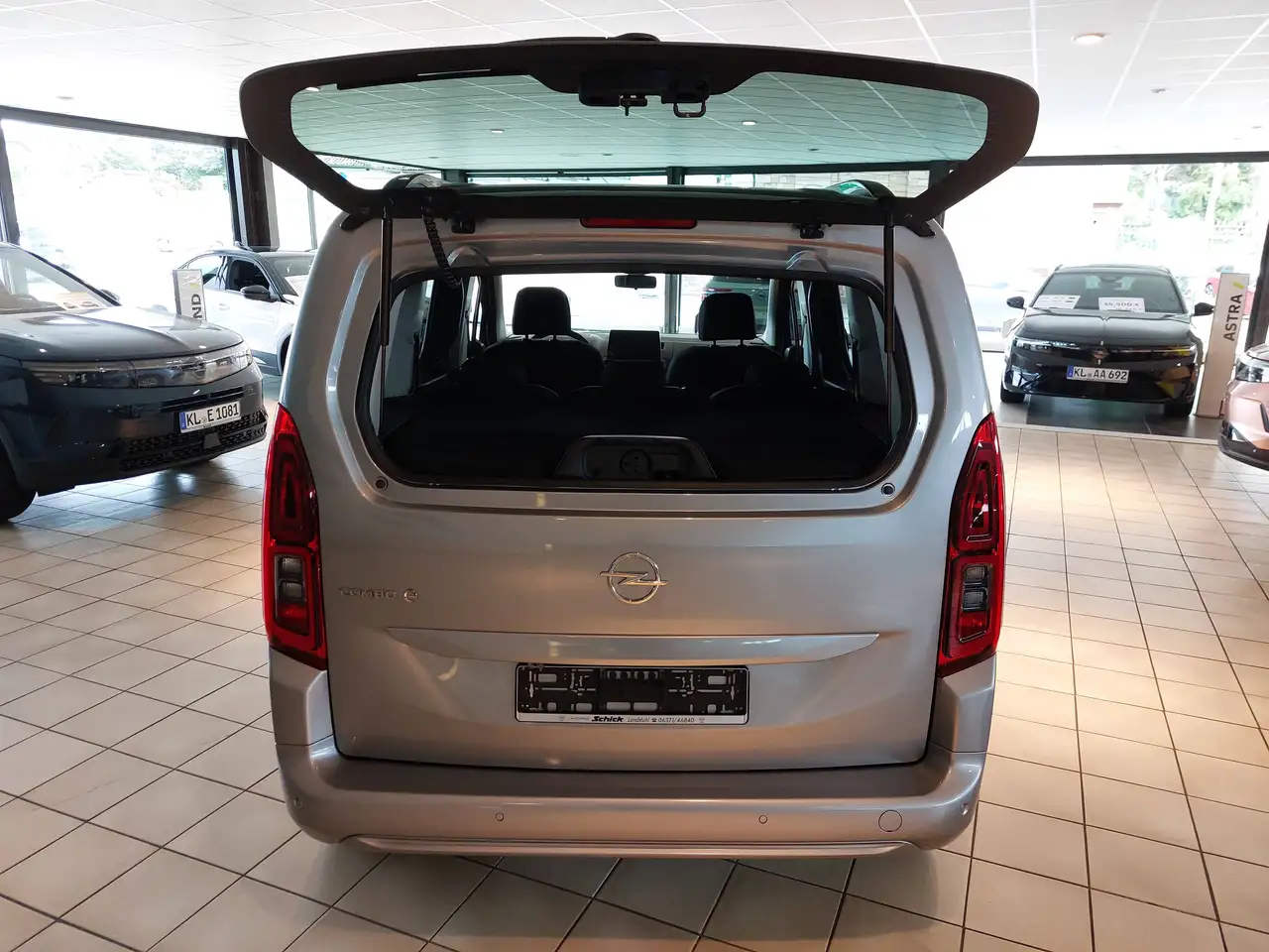 Opel Combo Life - e Ultimate — معرض صور السيارة 8