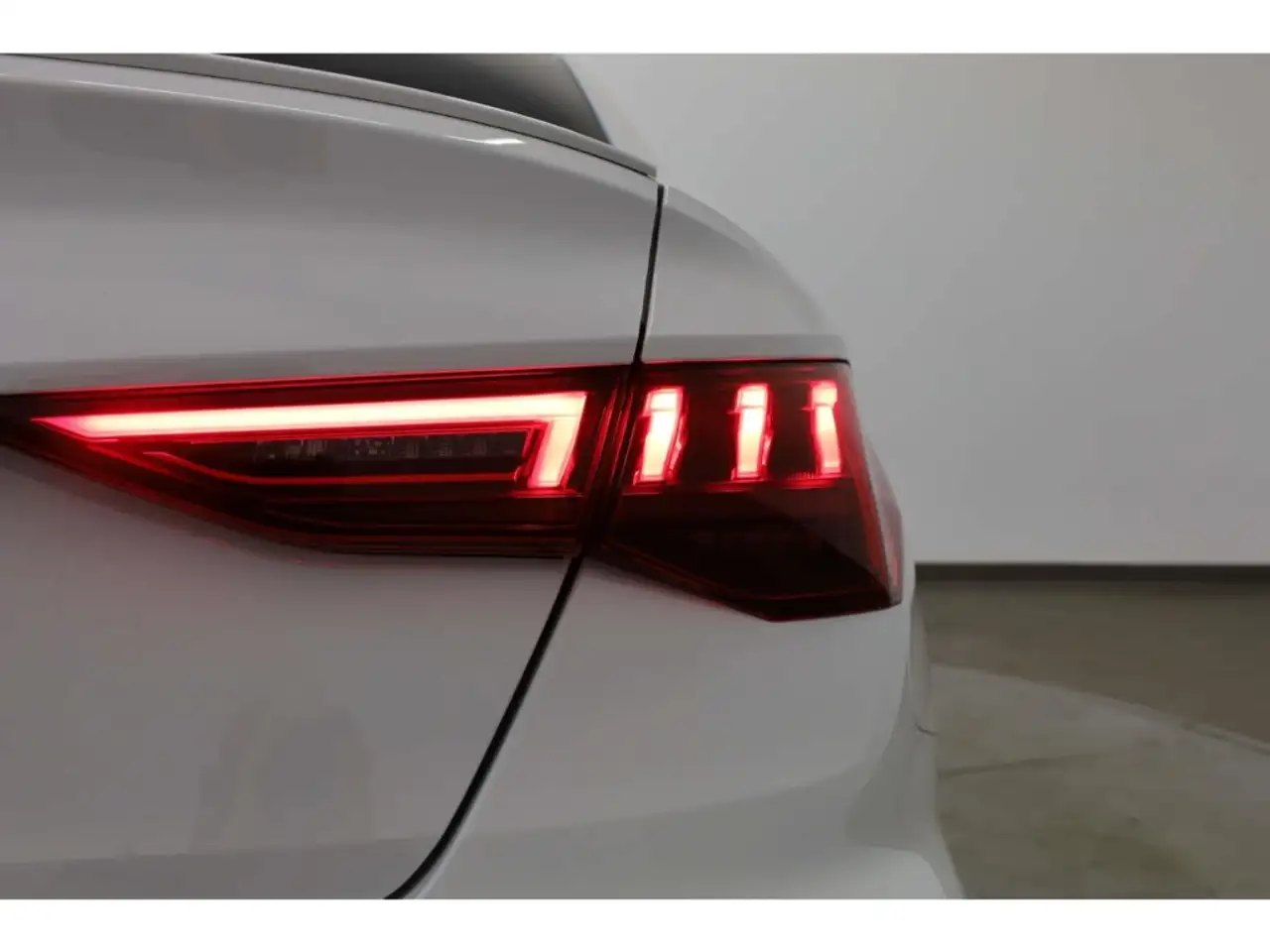 Audi S3 Limousine TFSI quattro LED/NAV/RFK/Virt./PDC — Vehicle gallery 25