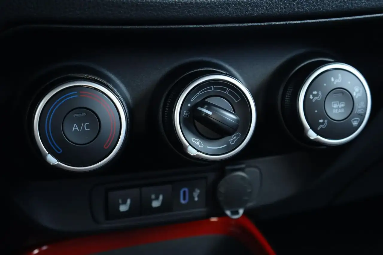 Toyota Aygo 1.0 VVT-i MT Play / kamera / Carplay / — Vehicle gallery 19