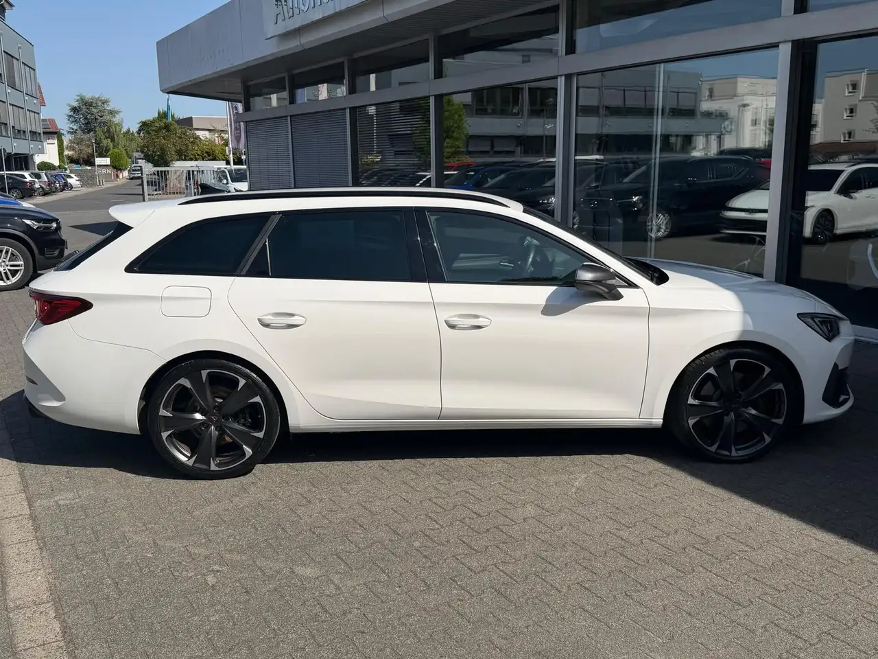 CUPRA Leon 2.0TSI VZ >VIRTU+LED+NAVI+ACC+PDC+DAB+CARPL — Vehicle gallery 4