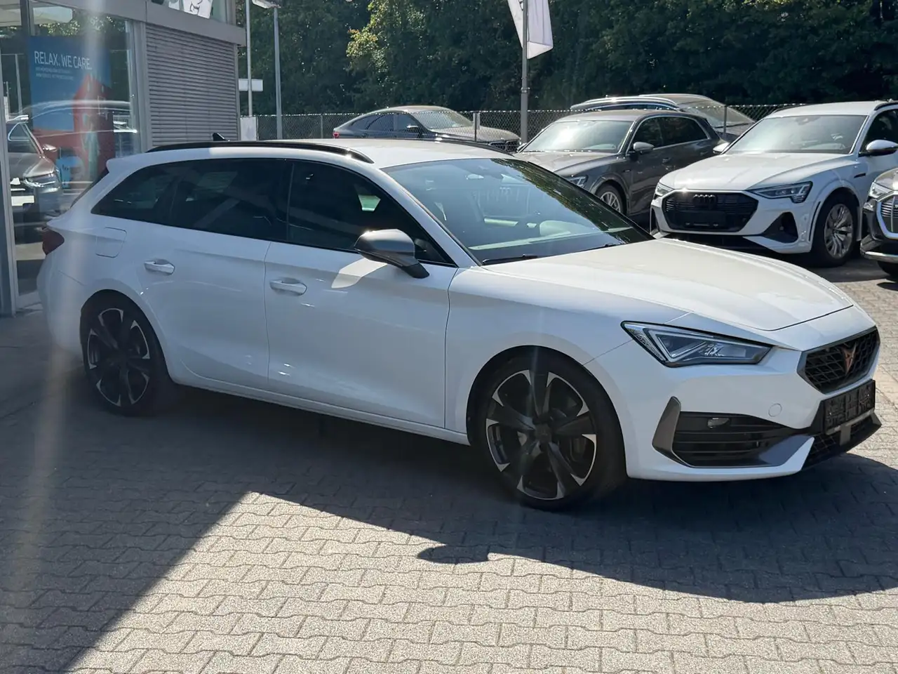 CUPRA Leon 2.0TSI VZ >VIRTU+LED+NAVI+ACC+PDC+DAB+CARPL — Vehicle gallery 3