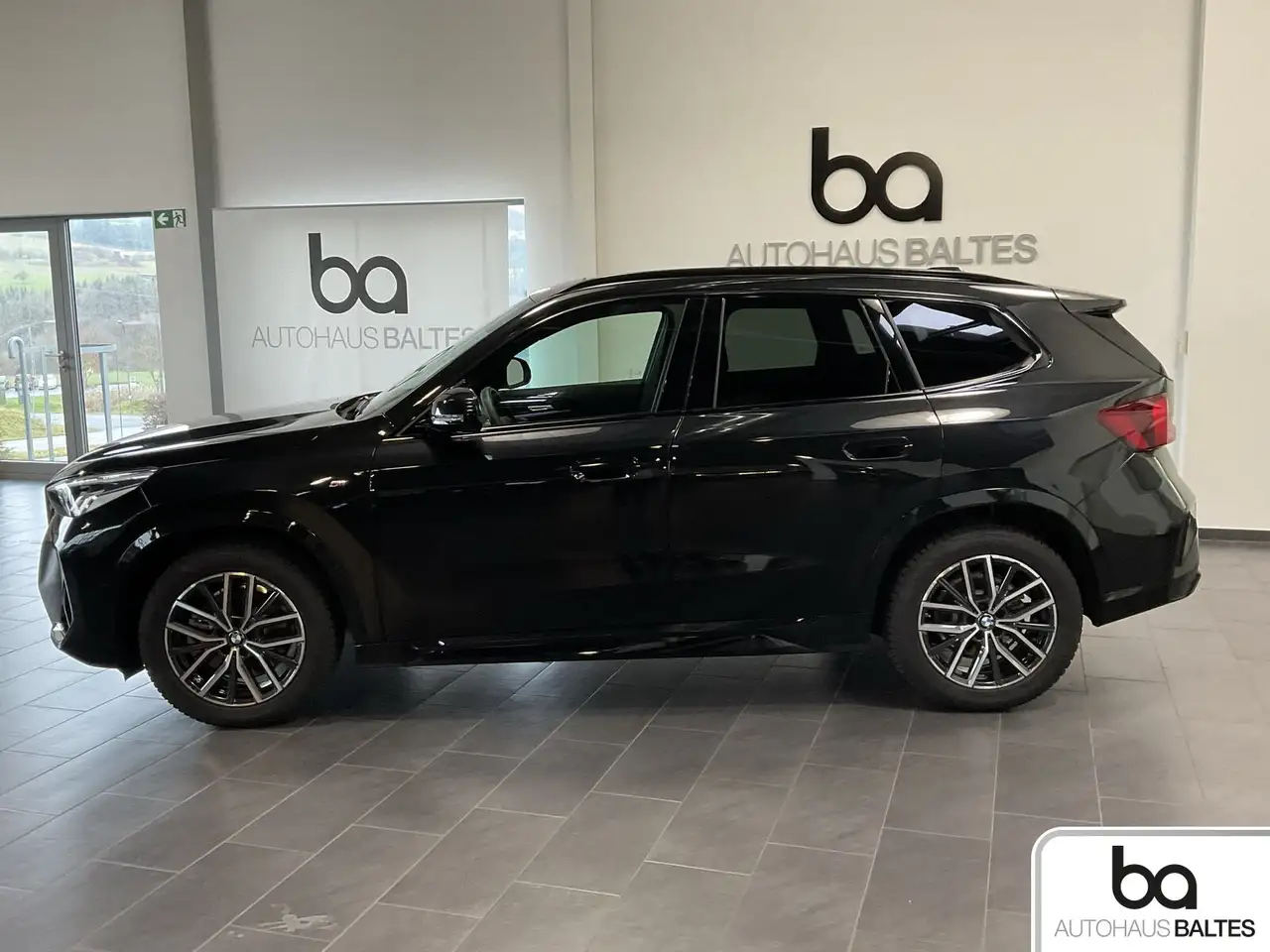 BMW X1 X1 sDrive 20i M Sport Pano/DrivPlus/Park/ACC/AHK — Galerie du véhicule 3