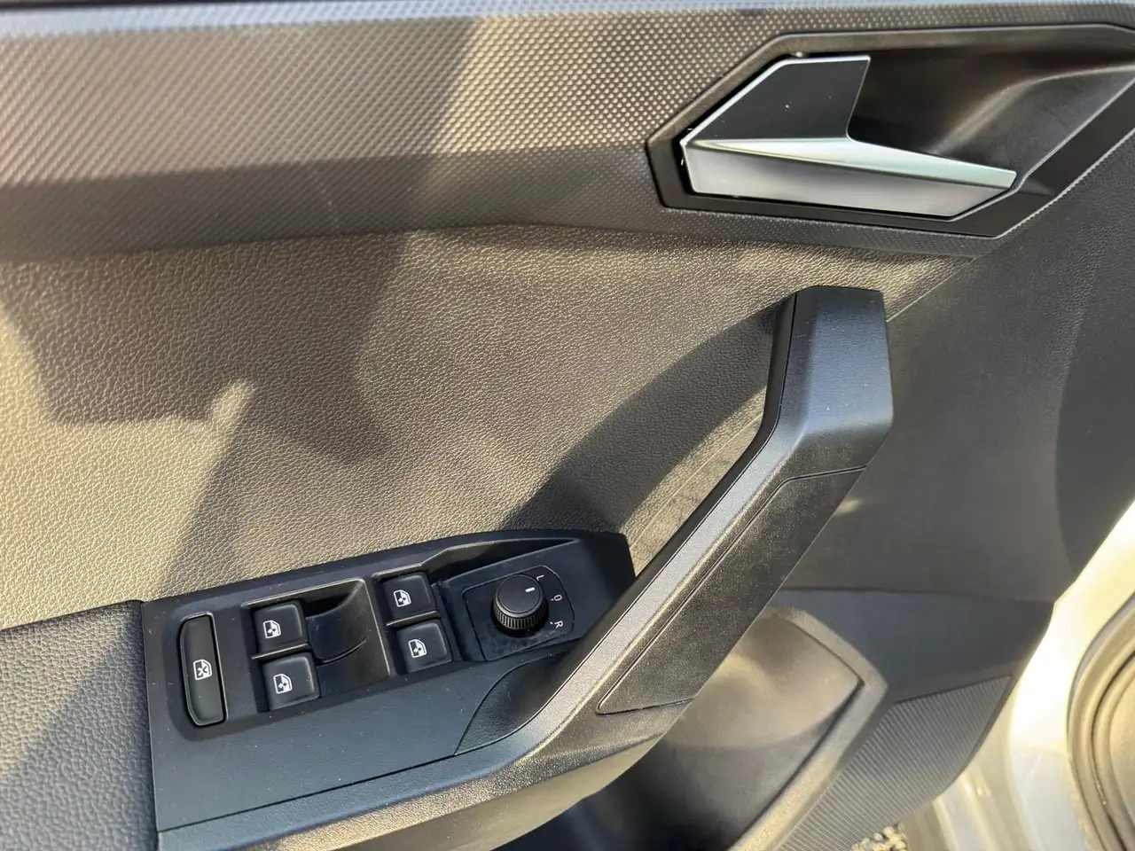 SEAT Arona 1.0 TSI *DSG*STYLE*PDCHI*DAB*TEMPOMAT*FRON — Vehicle gallery 21