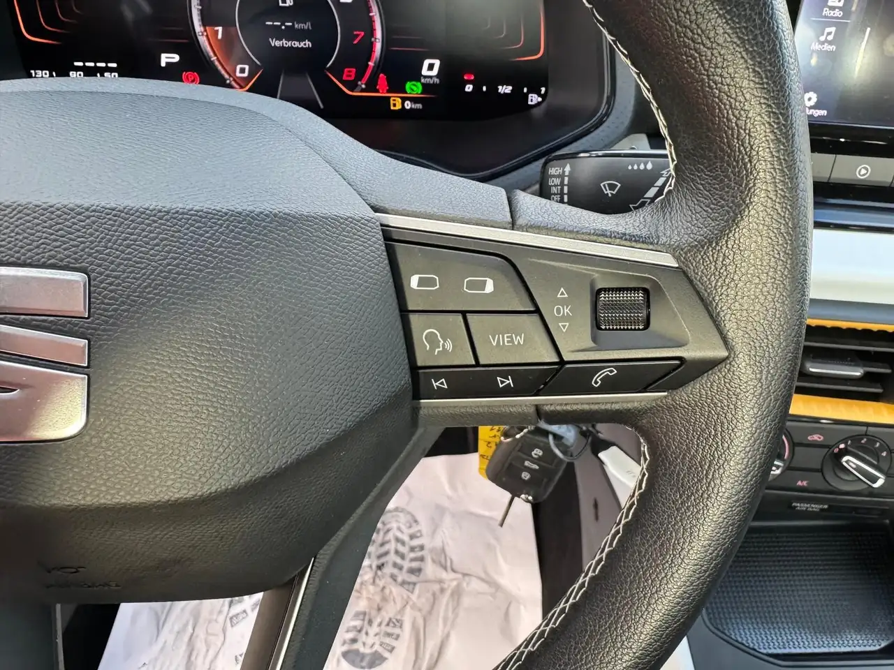 SEAT Arona 1.0 TSI *DSG*STYLE*PDCHI*DAB*TEMPOMAT*FRON — Vehicle gallery 17