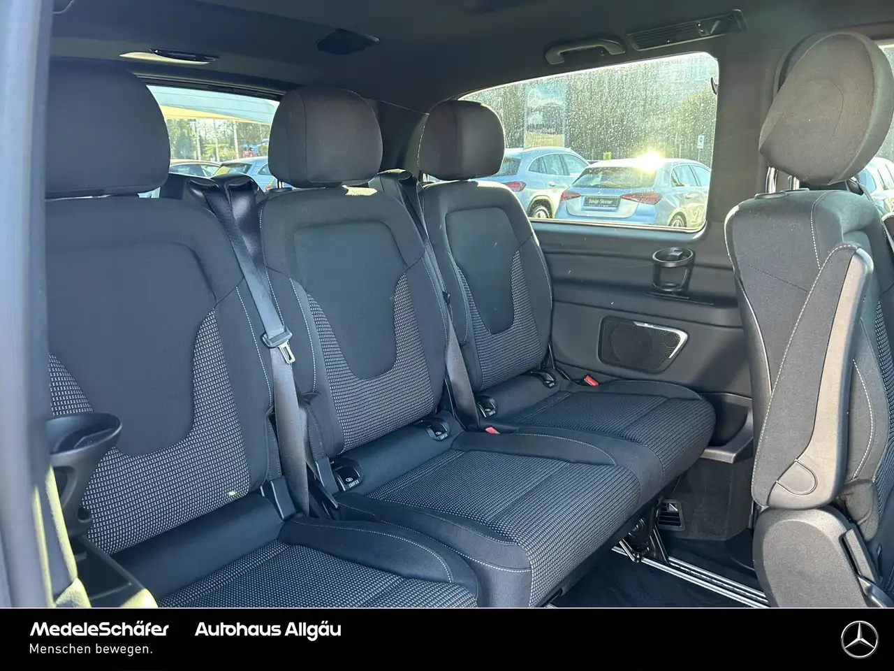Mercedes-Benz EQV 250 EQV 250 LANG EL TÜREN 360° BURMESTER PANORAMA — Galería del vehículo 11