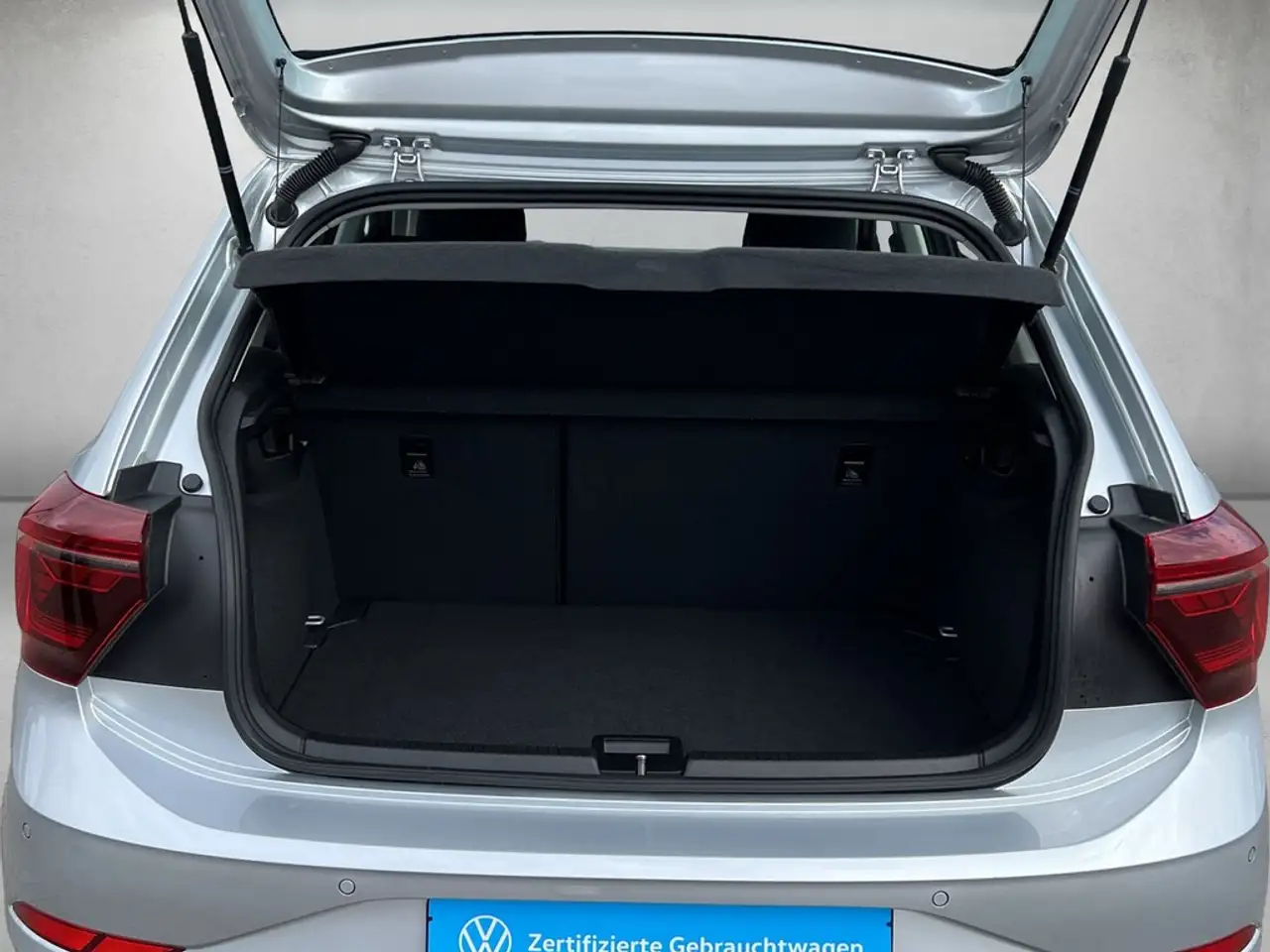 Volkswagen Polo VI 1.0 TSI Style *Navi*APP* — Vehicle gallery 5