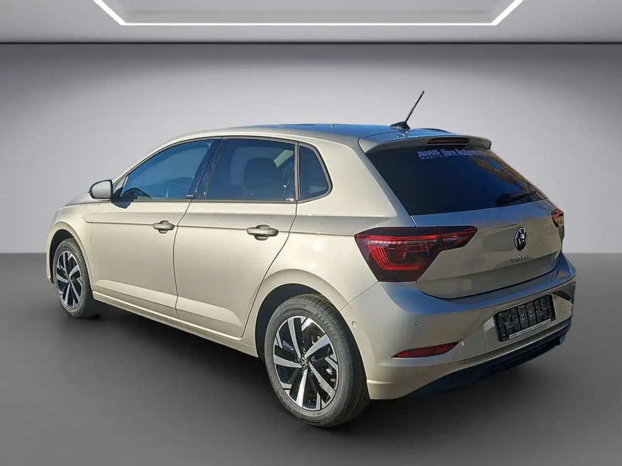 Volkswagen Polo 1.0TSI DSG Move — Vehicle gallery 4