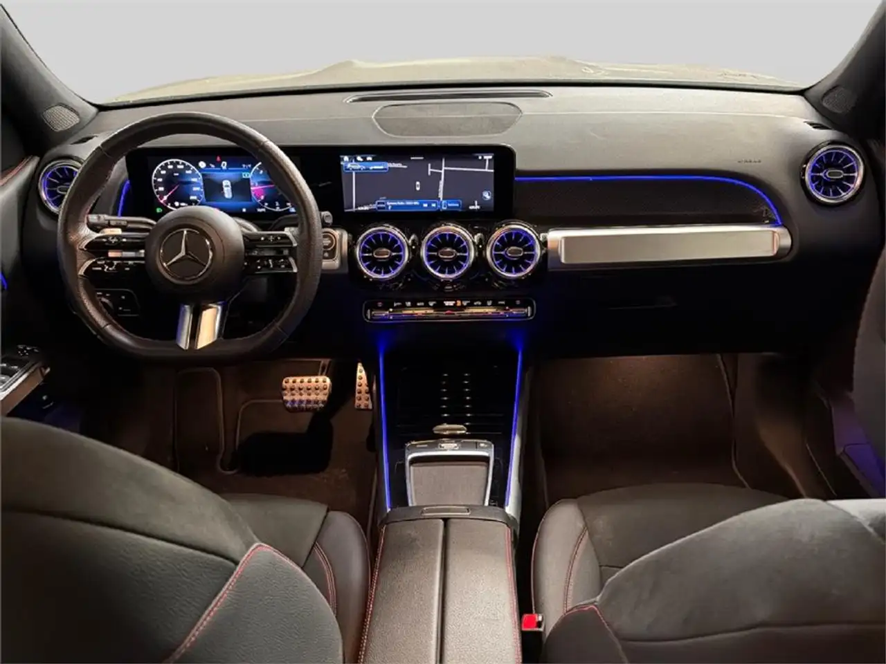 Mercedes-Benz GLB 200 d — معرض صور السيارة 5