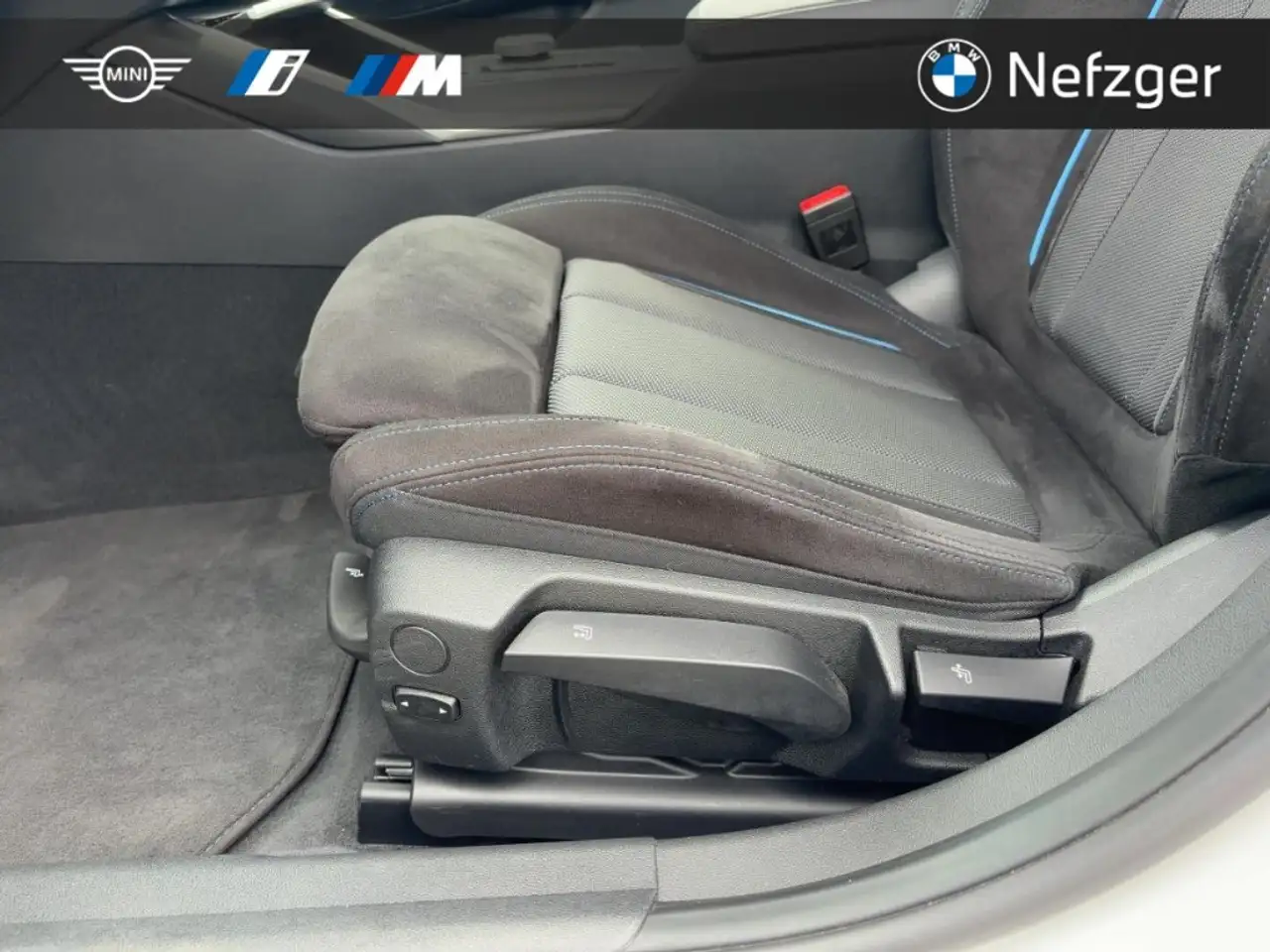 BMW 318 i Touring M Sport HUD LED H&K RFK HiFi — Galerie du véhicule 13