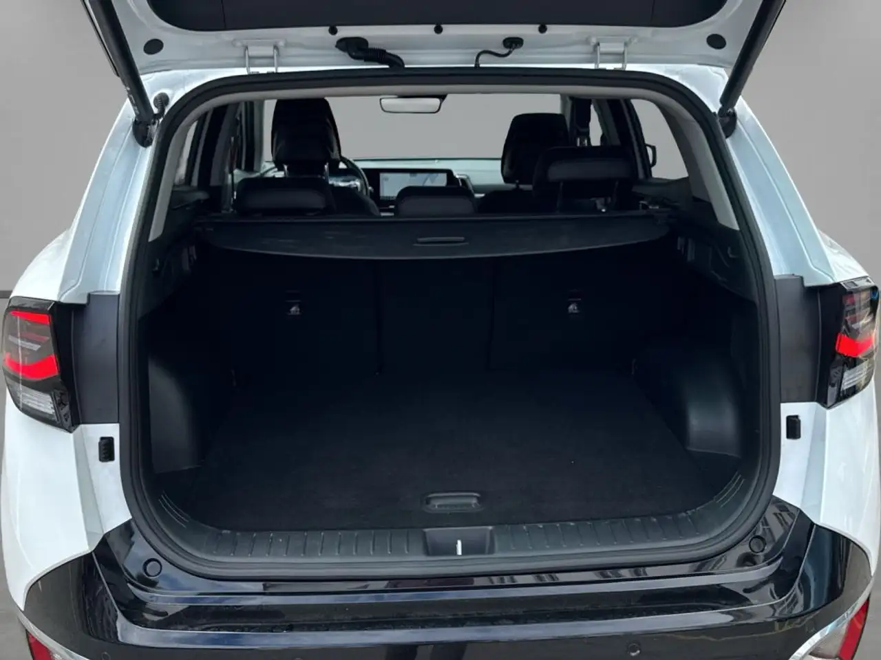 Kia Sportage 1.6 T-GDI 2WD Eco-Dyn.+ (48V M-H) DCT Spirit — معرض صور السيارة 9