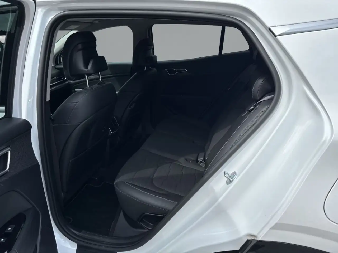 Kia Sportage 1.6 T-GDI 2WD Eco-Dyn.+ (48V M-H) DCT Spirit — معرض صور السيارة 6