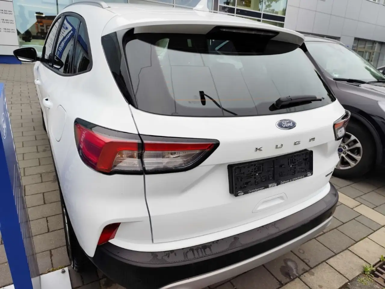 Ford Kuga Cool & Connect Plug-In Hybrid Cool+Connect AHK 2.5 — Galería del vehículo 4