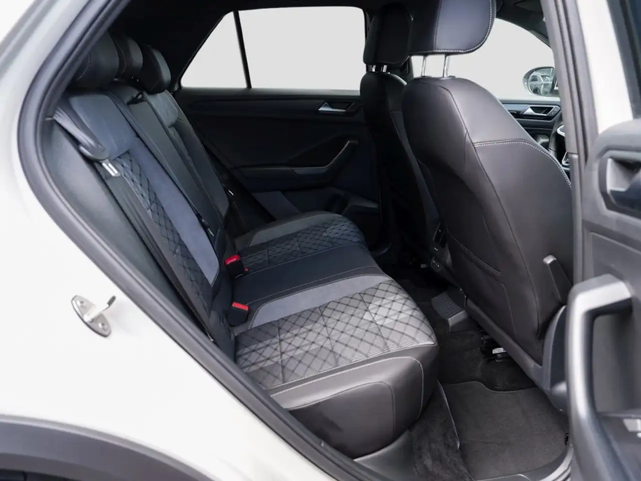 Volkswagen T-Roc 1.5 TSI DSG R-Line /MatrixLED/AHK/RFK/Navi — Galería del vehículo 12