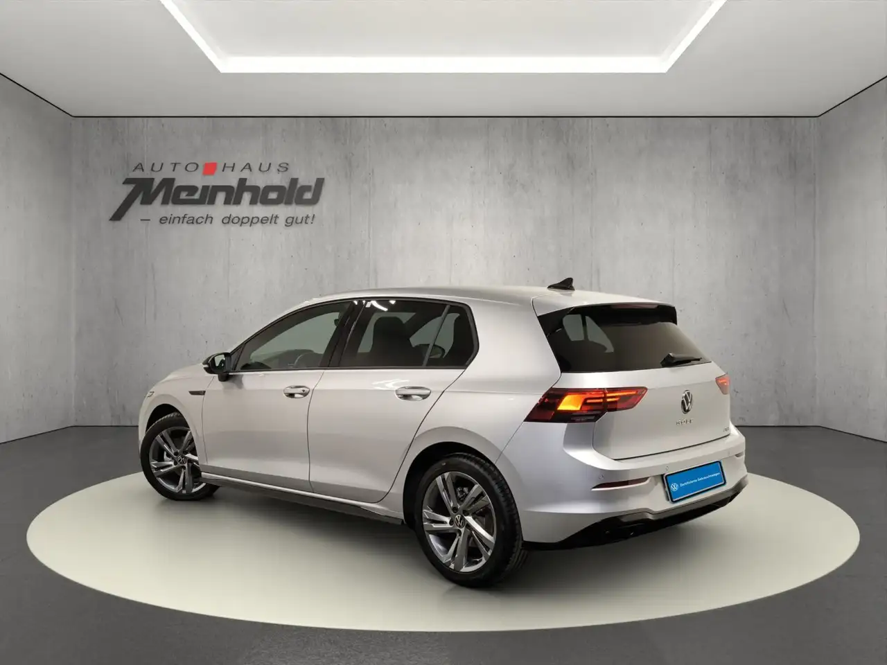 Volkswagen Golf 1.5 TSI DSG R-Line, LED-Plus, DAB, Navi,H&K — معرض صور السيارة 5
