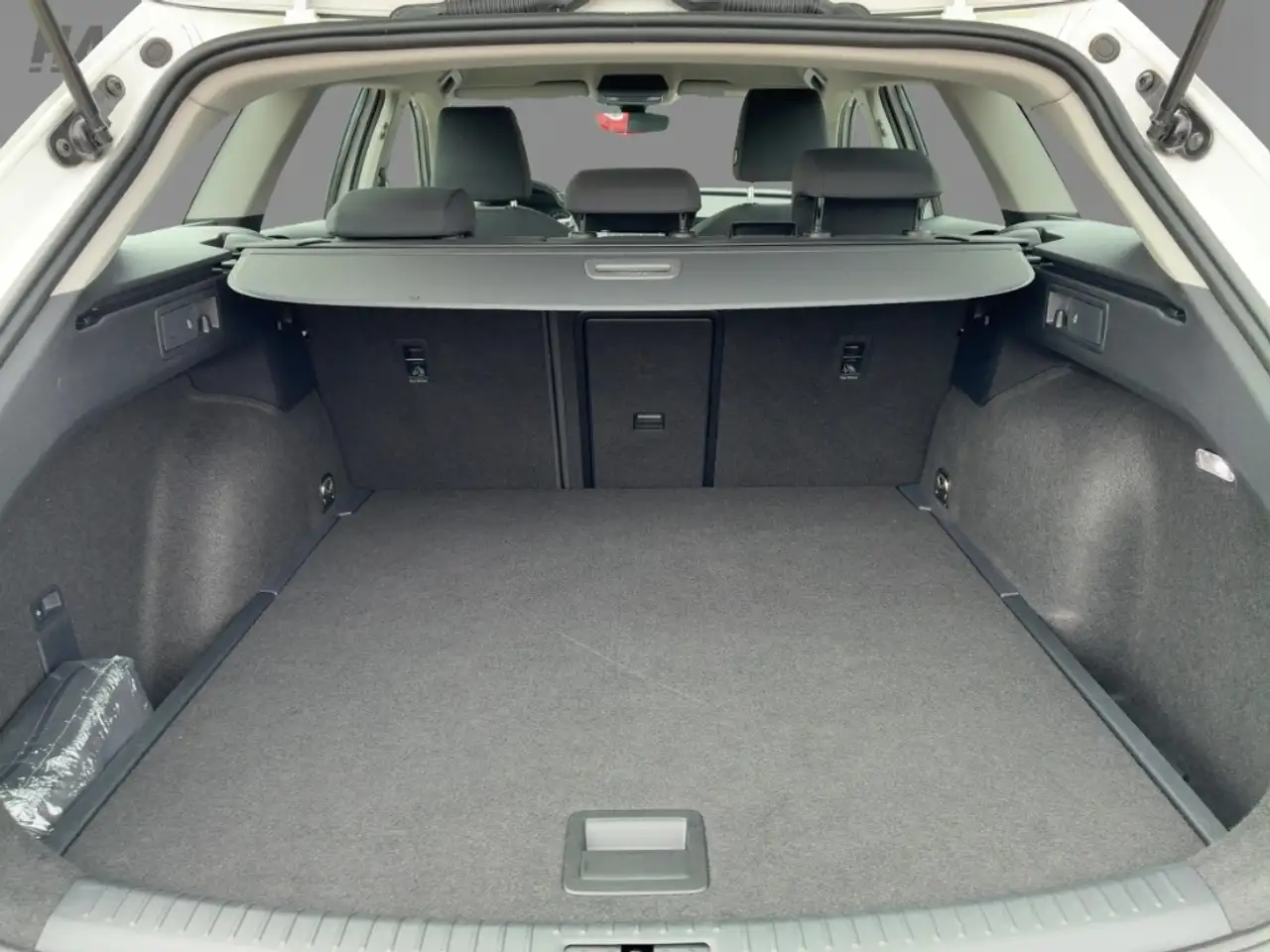 SEAT Leon Sportstourer Style 1.0 eTSI DSG Rückfahrk. AHK Tem — Vehicle gallery 5