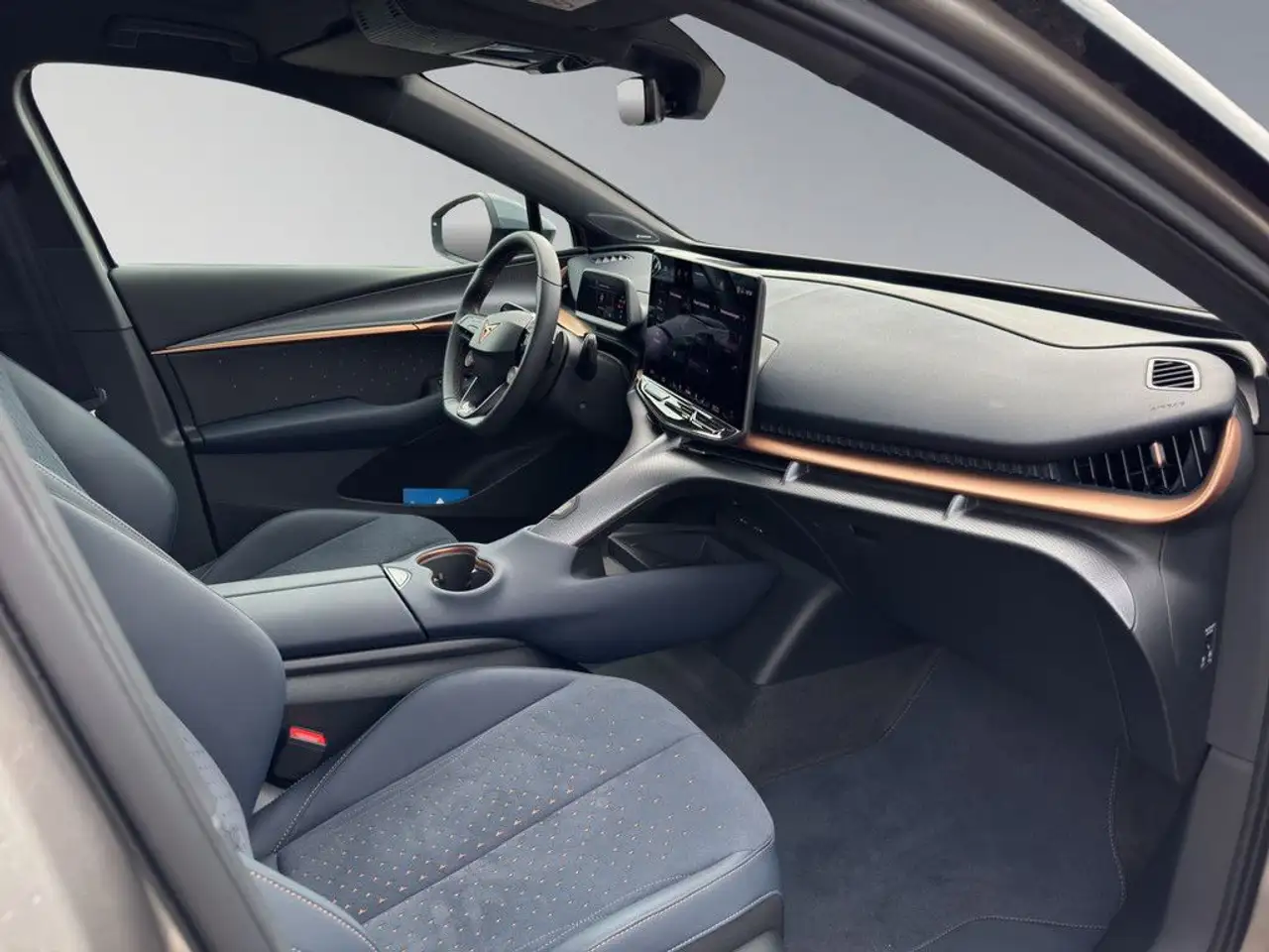 CUPRA Tavascan VZ NAVI ACC HUD PANO MATRIX-LED 360° — Vehicle gallery 18