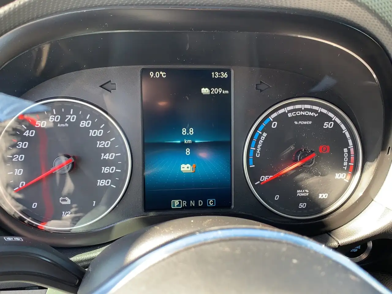 Mercedes-Benz EQT 200 Navi AHK Kamera MBUX LMR Klima ABS — معرض صور السيارة 16