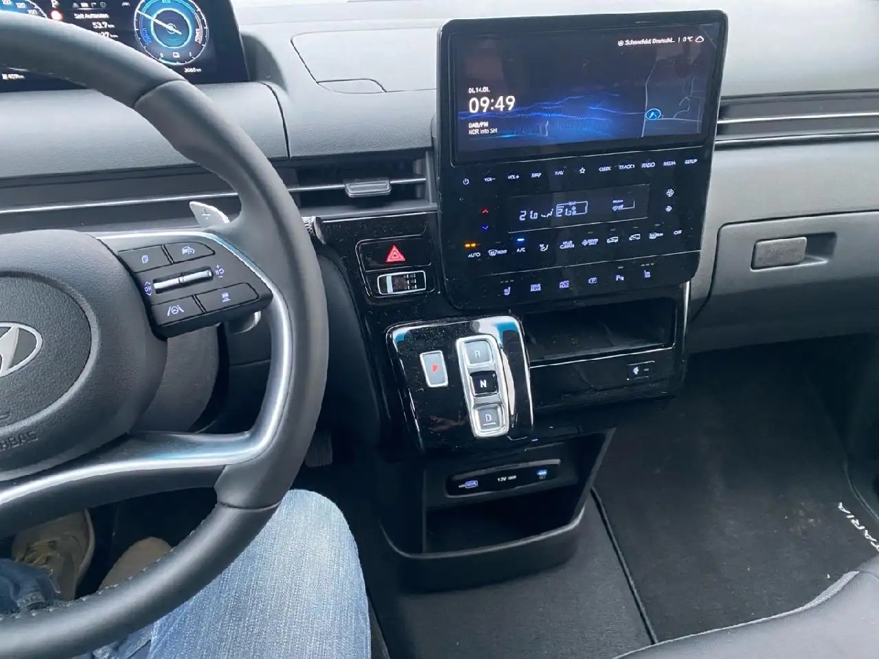 Hyundai STARIA Trend HEV 2WD Park-Paket/Easy-Access/18 — Vehicle gallery 9