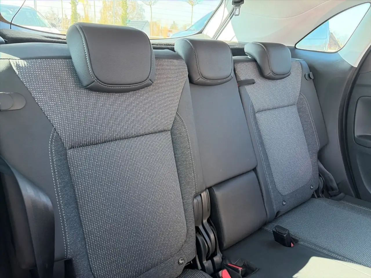 Opel Crossland Elegance 96KW/130PS Automatik LED Apple CarPlay An — Galería del vehículo 6