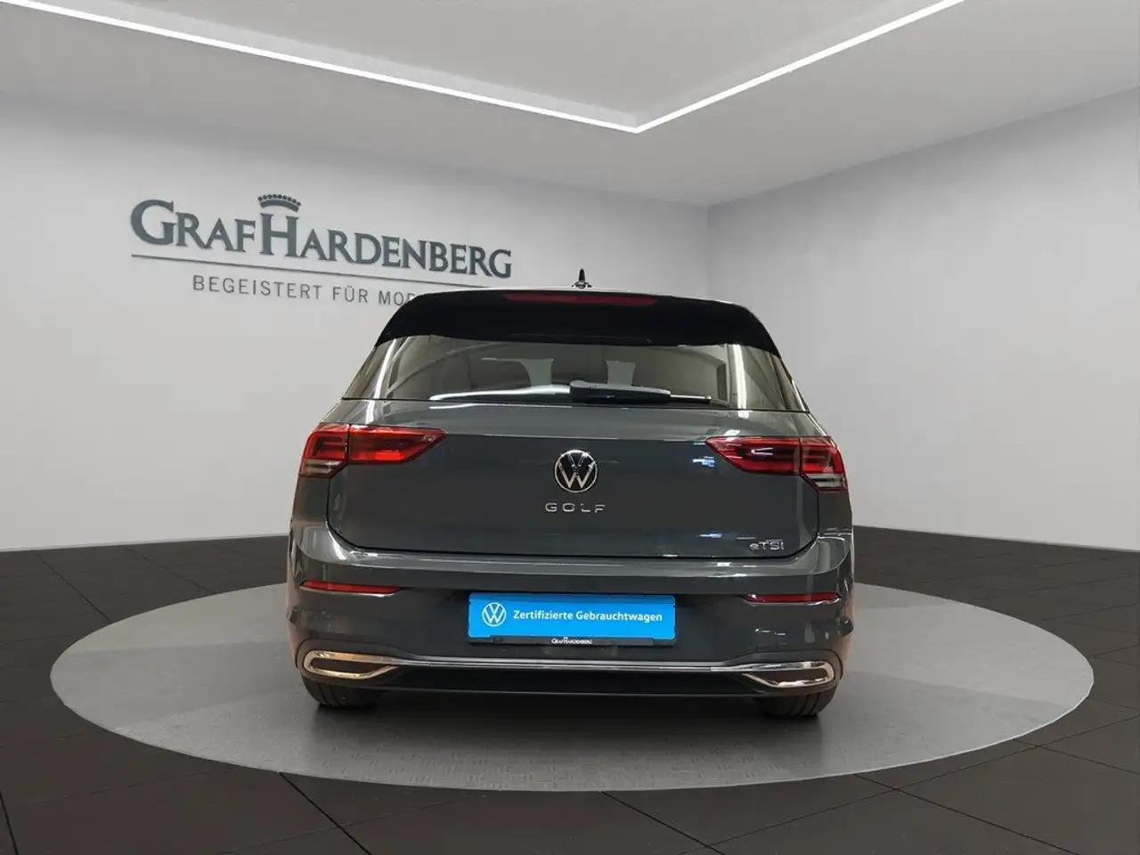 Volkswagen Golf VIII 1.0 eTSI DSG Move LED GRA App-Connect — معرض صور السيارة 4