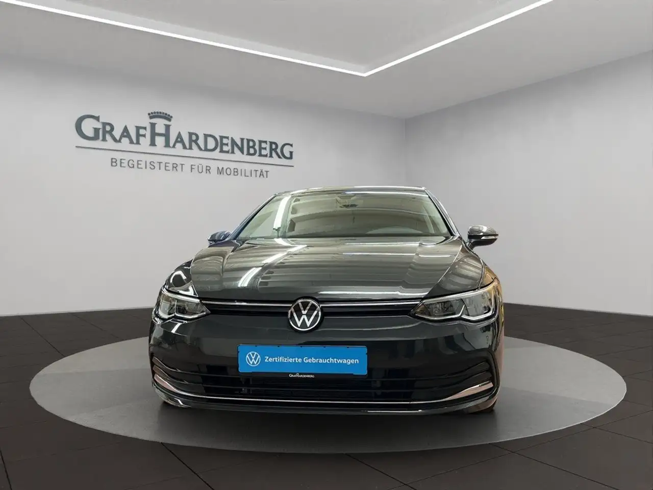 Volkswagen Golf VIII 1.0 eTSI DSG Move LED GRA App-Connect — معرض صور السيارة 7