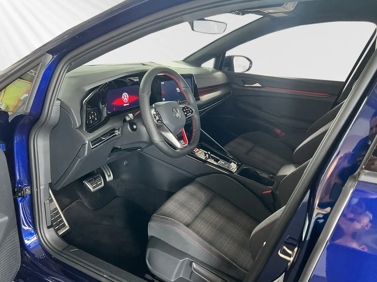 Volkswagen Golf VIII 2,0 TSI DSG GTI NAVI+IQ.LIGHT+RÜCK.KAM — معرض صور السيارة 12