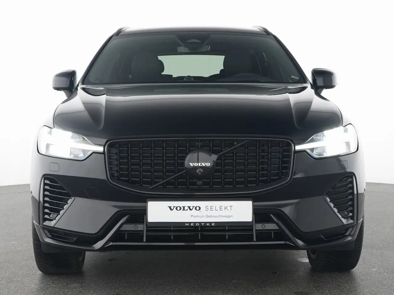 Volvo XC60 T8 AWD Plus Black Edition B&W-SOUND*HUD*360 — Vehicle gallery 12