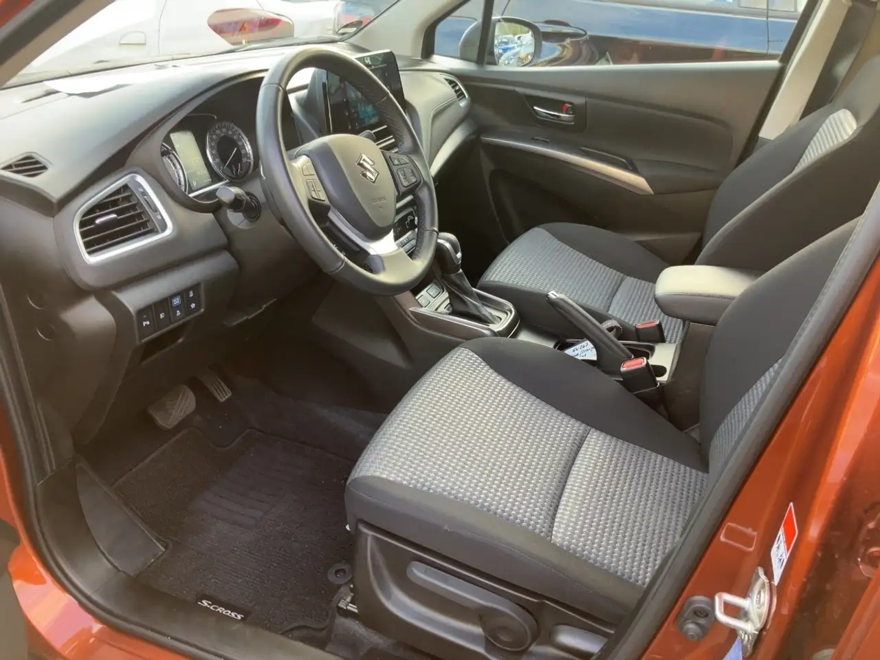 Suzuki Sonstige S-CROSS 1.5 COMFORT AGS — معرض صور السيارة 12