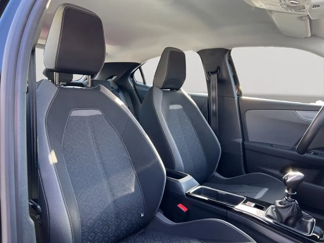 Opel Mokka ENJOY. 1.2 Direct Injection Turbo 74 kW (100 PS... — معرض صور السيارة 9