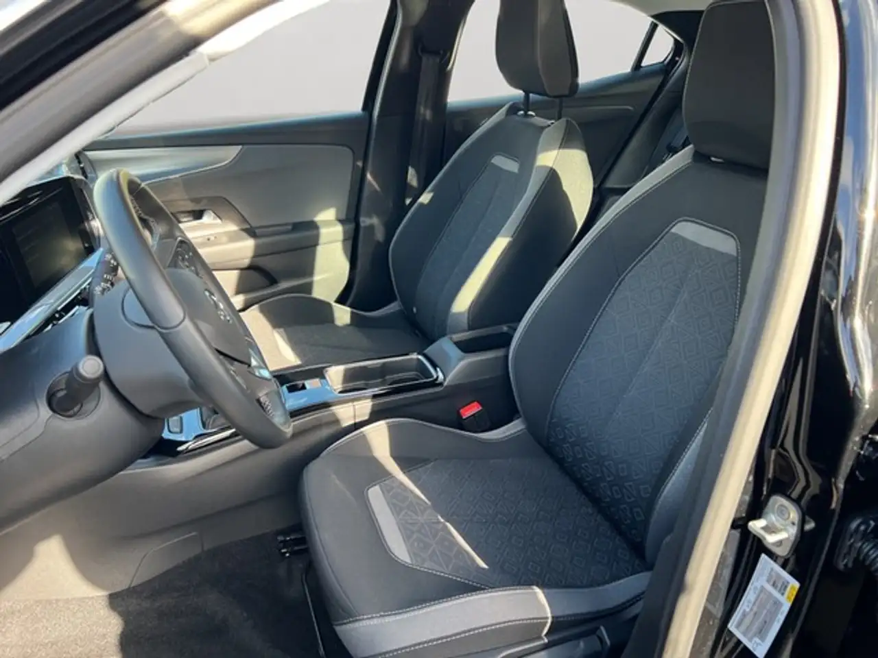 Opel Mokka ENJOY. 1.2 Direct Injection Turbo 74 kW (100 PS... — معرض صور السيارة 8