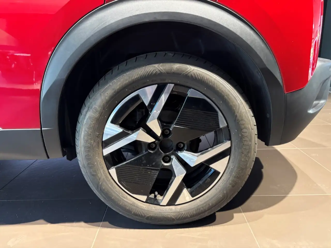 Peugeot 2008 Allure 130 KAMERA DAB SITZHEIZUNG AHK PDC — معرض صور السيارة 9