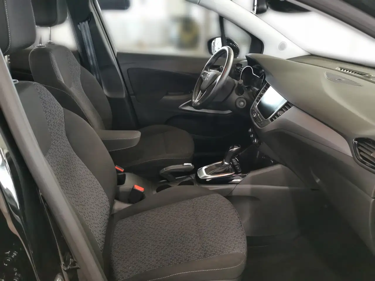 Opel Crossland 1.2 Turbo Elegance Kamera+LED+Navi+LM — Galería del vehículo 10