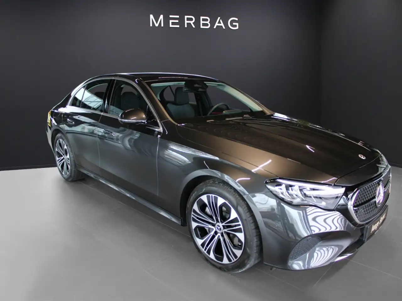 Mercedes-Benz E 300 e *Avantgarde Distronic LED Kamera Totwin — Galería del vehículo 13